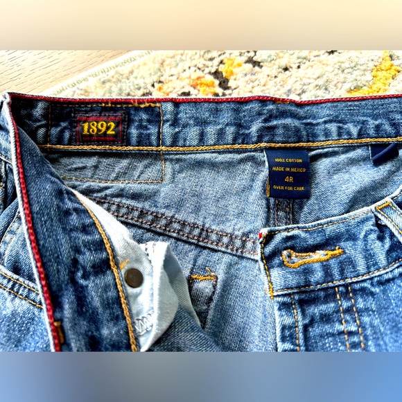 Abercrombie and Fitch women’s jeans. Size 4 - Picture 8 of 10